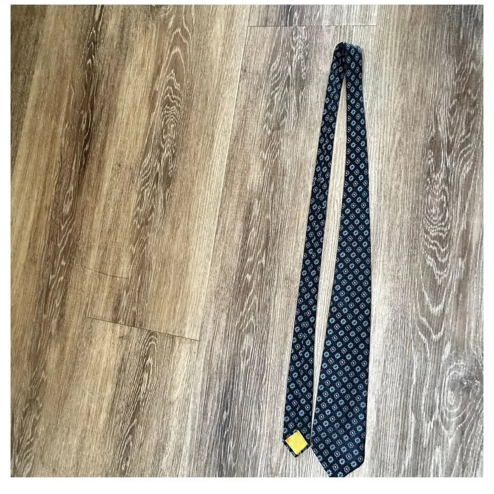 Christian Dior vintage navy silk tie - Picture 7 of 11